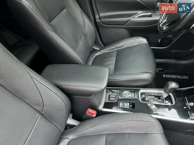 Серый Мицубиси Аутлендер, объемом двигателя 2.4 л и пробегом 189 тыс. км за 16950 $, фото 114 на Automoto.ua