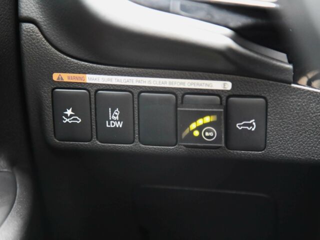 Серый Мицубиси Аутлендер, объемом двигателя 3 л и пробегом 195 тыс. км за 16900 $, фото 23 на Automoto.ua