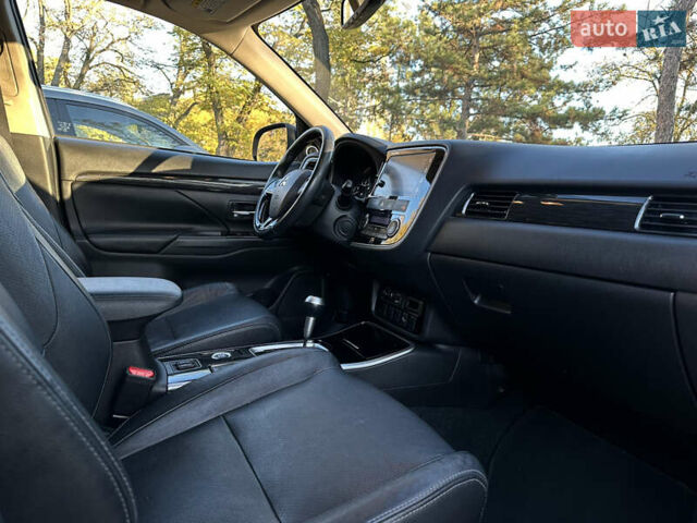 Серый Мицубиси Аутлендер, объемом двигателя 2.4 л и пробегом 167 тыс. км за 15999 $, фото 15 на Automoto.ua