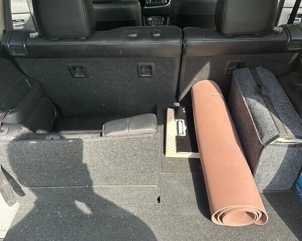 Серый Мицубиси Аутлендер, объемом двигателя 2.36 л и пробегом 85 тыс. км за 17500 $, фото 30 на Automoto.ua