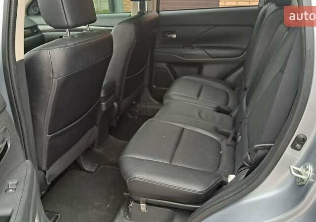 Серый Мицубиси Аутлендер, объемом двигателя 2.36 л и пробегом 120 тыс. км за 16100 $, фото 12 на Automoto.ua