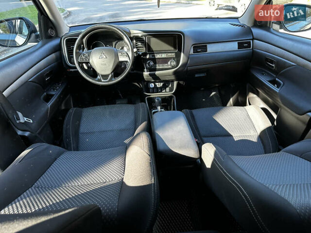 Сірий Міцубісі Аутлендер, об'ємом двигуна 2.2 л та пробігом 240 тис. км за 19600 $, фото 17 на Automoto.ua