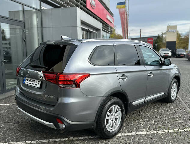 Мицубиси Аутлендер 2017 в Днепре (Днепропетровске) на Automoto.ua Серый Мицубиси Аутлендер, объемом двигателя 2 л и пробегом 103 тыс. км за 16990 $, фото 10 на Automoto.ua