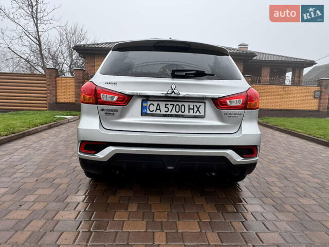 Серый Мицубиси Аутлендер, объемом двигателя 2 л и пробегом 161 тыс. км за 15500 $, фото 6 на Automoto.ua