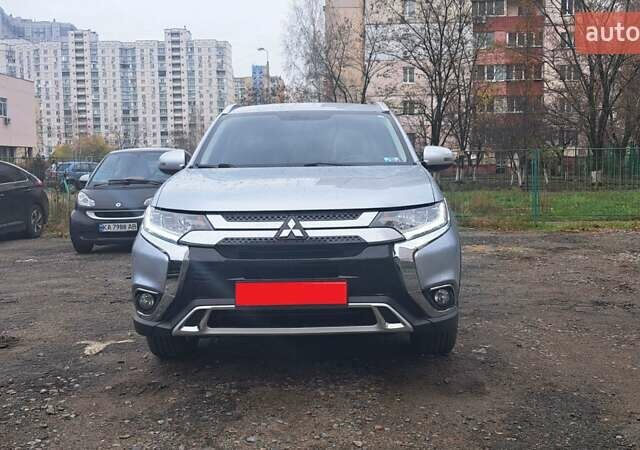 Серый Мицубиси Аутлендер, объемом двигателя 2.36 л и пробегом 120 тыс. км за 16100 $, фото 29 на Automoto.ua