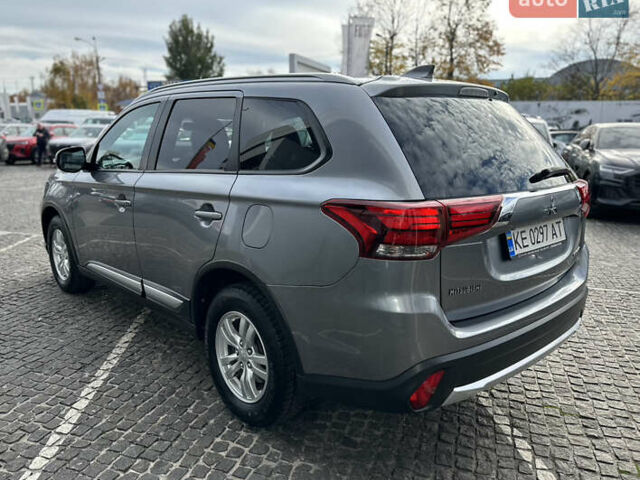 Мицубиси Аутлендер 2017 в Днепре (Днепропетровске) на Automoto.ua Серый Мицубиси Аутлендер, объемом двигателя 2 л и пробегом 103 тыс. км за 16990 $, фото 11 на Automoto.ua