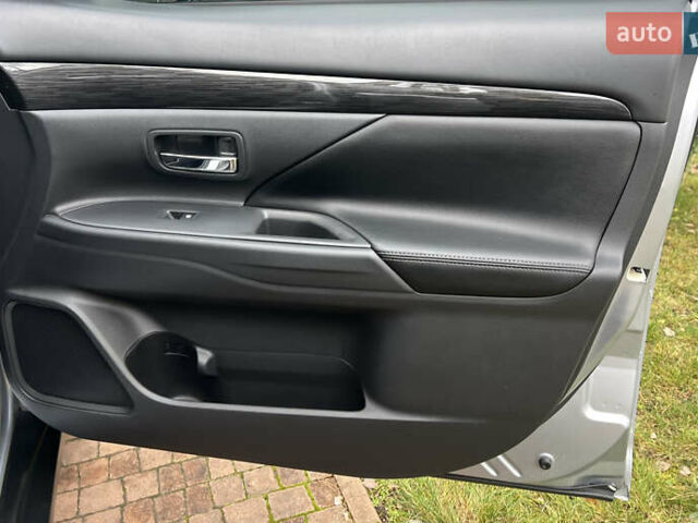 Серый Мицубиси Аутлендер, объемом двигателя 2.4 л и пробегом 189 тыс. км за 16950 $, фото 100 на Automoto.ua