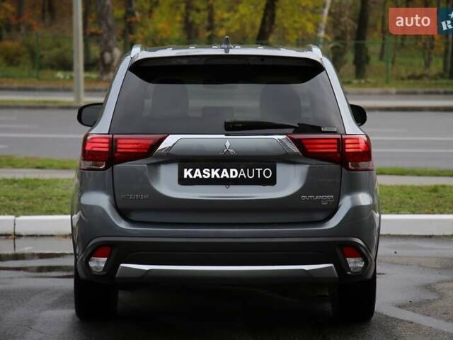 Серый Мицубиси Аутлендер, объемом двигателя 3 л и пробегом 195 тыс. км за 16900 $, фото 4 на Automoto.ua