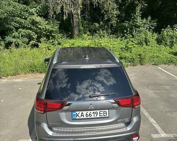 Серый Мицубиси Аутлендер, объемом двигателя 2.36 л и пробегом 85 тыс. км за 17500 $, фото 16 на Automoto.ua