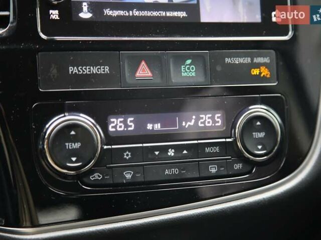 Серый Мицубиси Аутлендер, объемом двигателя 3 л и пробегом 195 тыс. км за 16900 $, фото 16 на Automoto.ua