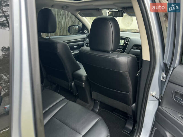 Серый Мицубиси Аутлендер, объемом двигателя 2.4 л и пробегом 189 тыс. км за 16950 $, фото 92 на Automoto.ua