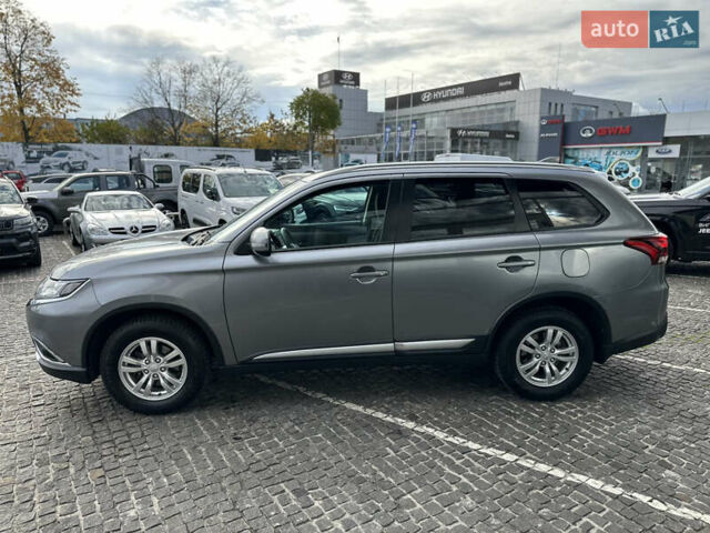 Мицубиси Аутлендер 2017 в Днепре (Днепропетровске) на Automoto.ua Серый Мицубиси Аутлендер, объемом двигателя 2 л и пробегом 103 тыс. км за 16990 $, фото 13 на Automoto.ua