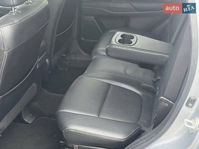 Серый Мицубиси Аутлендер, объемом двигателя 2.36 л и пробегом 120 тыс. км за 16100 $, фото 9 на Automoto.ua