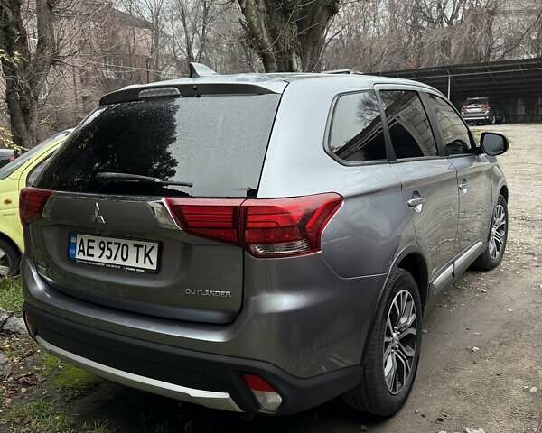 Сірий Міцубісі Аутлендер, об'ємом двигуна 2.36 л та пробігом 162 тис. км за 12300 $, фото 7 на Automoto.ua