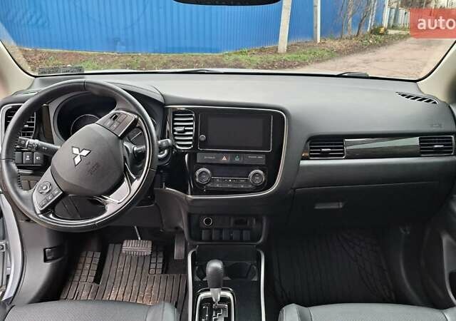 Серый Мицубиси Аутлендер, объемом двигателя 2.36 л и пробегом 120 тыс. км за 16100 $, фото 15 на Automoto.ua