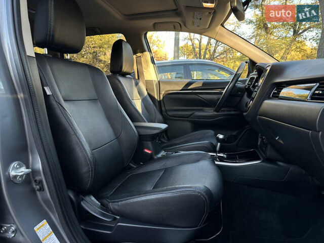 Серый Мицубиси Аутлендер, объемом двигателя 2.4 л и пробегом 167 тыс. км за 15999 $, фото 19 на Automoto.ua