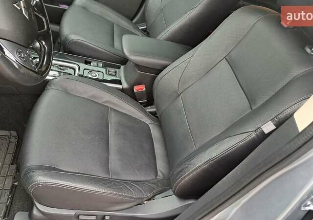 Серый Мицубиси Аутлендер, объемом двигателя 2.36 л и пробегом 120 тыс. км за 16100 $, фото 10 на Automoto.ua