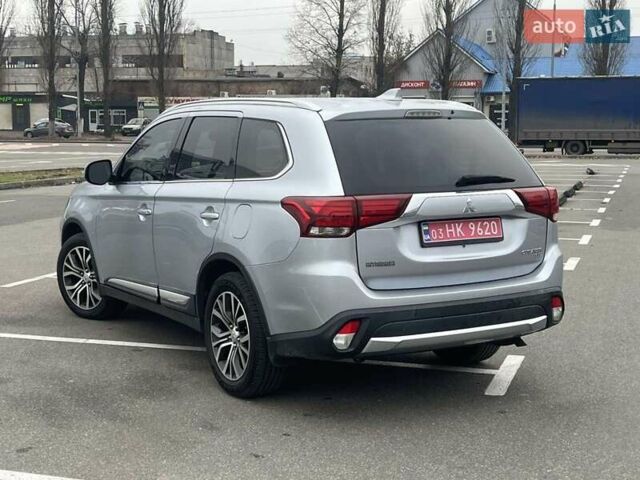 Серый Мицубиси Аутлендер, объемом двигателя 2.36 л и пробегом 120 тыс. км за 16100 $, фото 5 на Automoto.ua