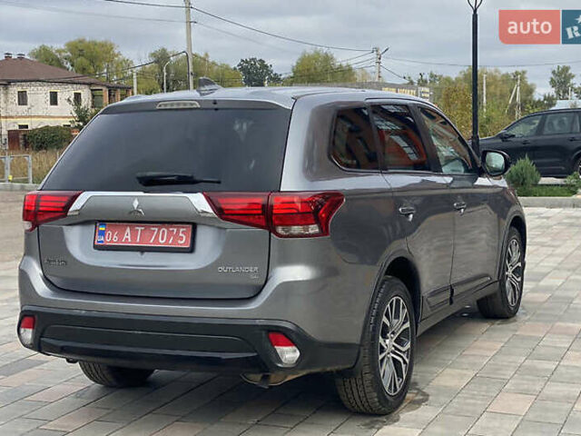 Міцубісі Аутлендер 2017 у Києві на Automoto.ua Сірий Міцубісі Аутлендер, об'ємом двигуна 2.36 л та пробігом 113 тис. км за 14600 $, фото 5 на Automoto.ua