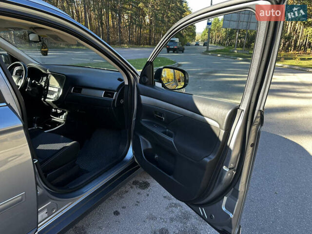 Сірий Міцубісі Аутлендер, об'ємом двигуна 2.2 л та пробігом 240 тис. км за 19600 $, фото 12 на Automoto.ua