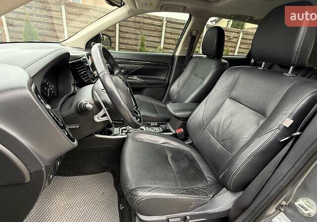 Серый Мицубиси Аутлендер, объемом двигателя 2.36 л и пробегом 153 тыс. км за 16950 $, фото 10 на Automoto.ua