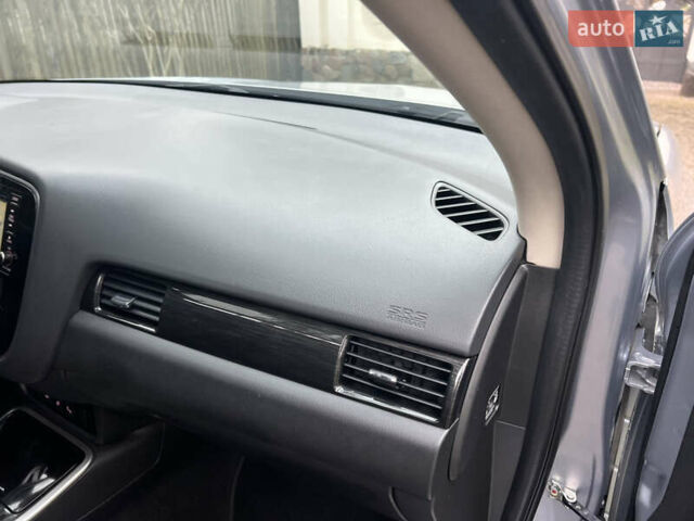 Серый Мицубиси Аутлендер, объемом двигателя 2.4 л и пробегом 189 тыс. км за 16950 $, фото 104 на Automoto.ua