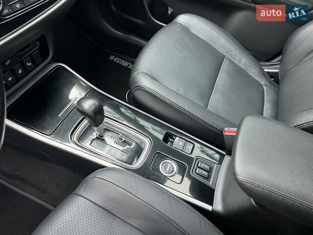 Серый Мицубиси Аутлендер, объемом двигателя 2.4 л и пробегом 189 тыс. км за 16950 $, фото 61 на Automoto.ua