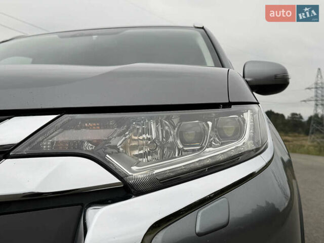 Серый Мицубиси Аутлендер, объемом двигателя 2.2 л и пробегом 152 тыс. км за 17500 $, фото 12 на Automoto.ua