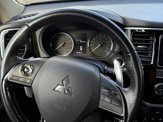 Серый Мицубиси Аутлендер, объемом двигателя 2.4 л и пробегом 139 тыс. км за 18900 $, фото 12 на Automoto.ua