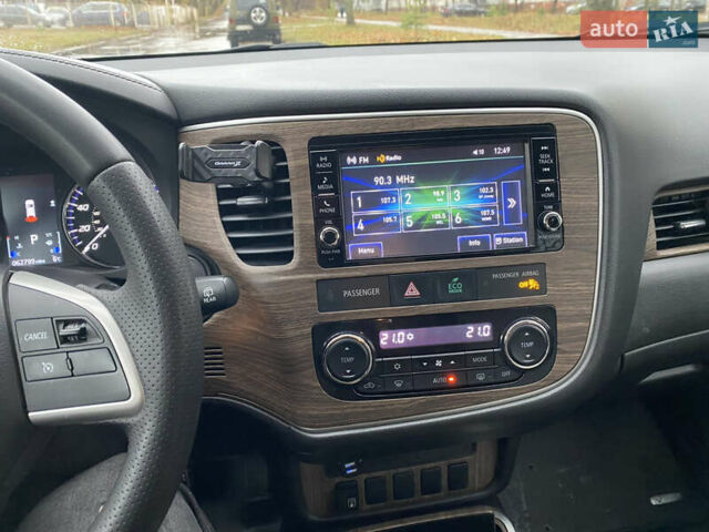 Серый Мицубиси Аутлендер, объемом двигателя 2.36 л и пробегом 150 тыс. км за 13500 $, фото 15 на Automoto.ua