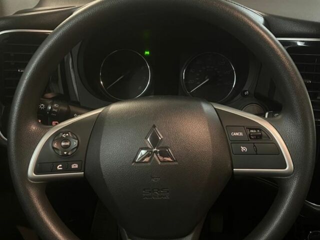 Сірий Міцубісі Аутлендер, об'ємом двигуна 2.36 л та пробігом 110 тис. км за 16000 $, фото 5 на Automoto.ua