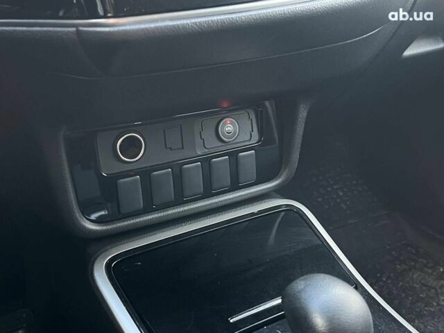 Серый Мицубиси Аутлендер, объемом двигателя 2.4 л и пробегом 183 тыс. км за 16590 $, фото 16 на Automoto.ua