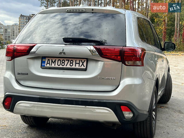 Міцубісі Аутлендер 2018 у Житомирі на Automoto.ua Сірий Міцубісі Аутлендер, об'ємом двигуна 2.36 л та пробігом 130 тис. км за 16750 $, фото 7 на Automoto.ua