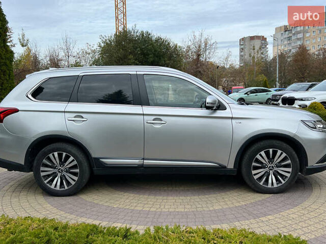 Сірий Міцубісі Аутлендер, об'ємом двигуна 3 л та пробігом 156 тис. км за 18500 $, фото 7 на Automoto.ua