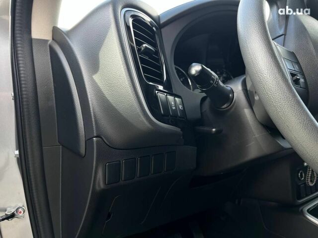 Серый Мицубиси Аутлендер, объемом двигателя 2.4 л и пробегом 183 тыс. км за 16590 $, фото 24 на Automoto.ua