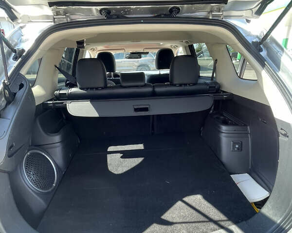 Серый Мицубиси Аутлендер, объемом двигателя 2 л и пробегом 176 тыс. км за 19900 $, фото 20 на Automoto.ua