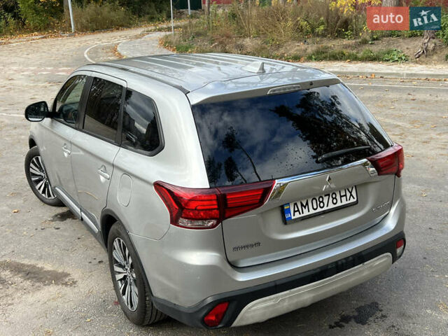 Міцубісі Аутлендер 2018 у Житомирі на Automoto.ua Сірий Міцубісі Аутлендер, об'ємом двигуна 2.36 л та пробігом 130 тис. км за 16750 $, фото 20 на Automoto.ua