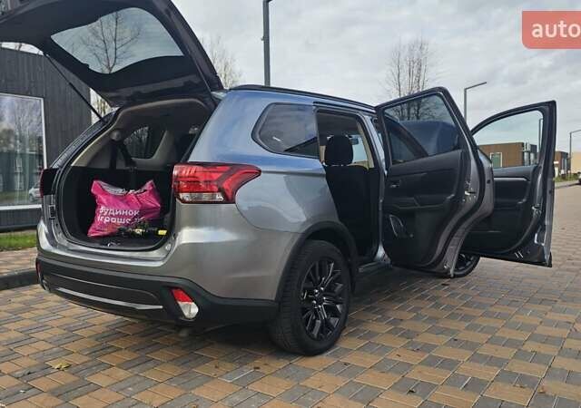 Міцубісі Аутлендер 2018 у Чернігові на Automoto.ua Сірий Міцубісі Аутлендер, об'ємом двигуна 2.36 л та пробігом 170 тис. км за 14300 $, фото 30 на Automoto.ua