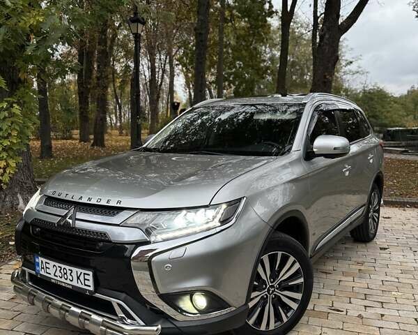 Сірий Міцубісі Аутлендер, об'ємом двигуна 2.36 л та пробігом 37 тис. км за 21000 $, фото 1 на Automoto.ua