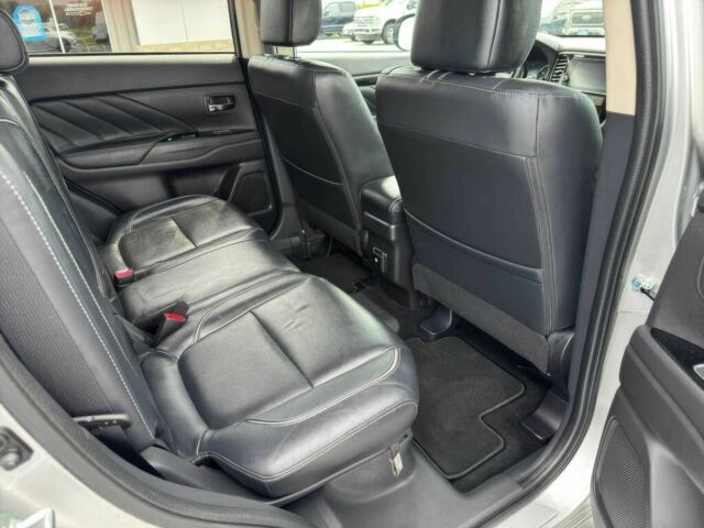 Міцубісі Аутлендер 2018 у Києві на Automoto.ua Сірий Міцубісі Аутлендер, об'ємом двигуна 2.5 л та пробігом 38 тис. км за 6100 $, фото 11 на Automoto.ua