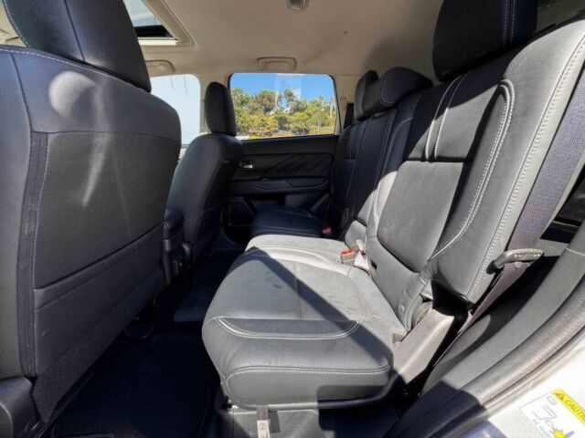 Сірий Міцубісі Аутлендер, об'ємом двигуна 2 л та пробігом 36 тис. км за 7100 $, фото 9 на Automoto.ua