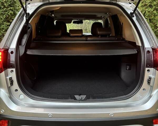 Сірий Міцубісі Аутлендер, об'ємом двигуна 2.36 л та пробігом 37 тис. км за 21000 $, фото 35 на Automoto.ua