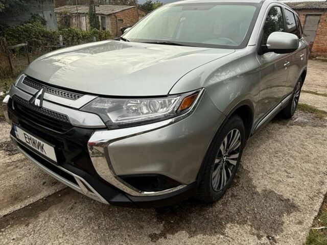 Сірий Міцубісі Аутлендер, об'ємом двигуна 2.4 л та пробігом 69 тис. км за 17499 $, фото 1 на Automoto.ua