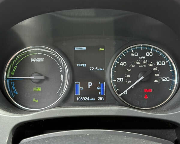 Серый Мицубиси Аутлендер, объемом двигателя 2 л и пробегом 176 тыс. км за 19900 $, фото 15 на Automoto.ua