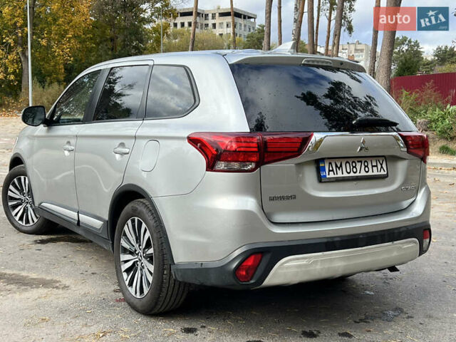Міцубісі Аутлендер 2018 у Житомирі на Automoto.ua Сірий Міцубісі Аутлендер, об'ємом двигуна 2.36 л та пробігом 130 тис. км за 16750 $, фото 13 на Automoto.ua