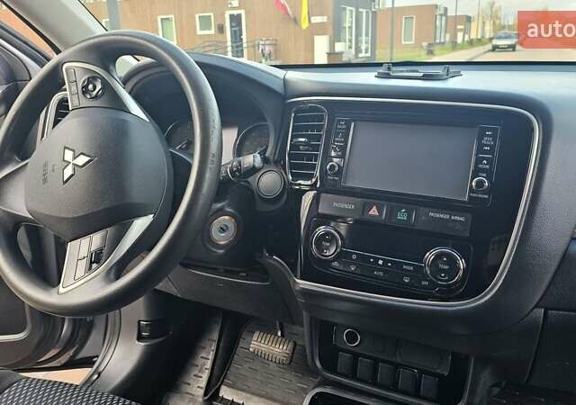 Міцубісі Аутлендер 2018 у Чернігові на Automoto.ua Сірий Міцубісі Аутлендер, об'ємом двигуна 2.36 л та пробігом 170 тис. км за 14300 $, фото 22 на Automoto.ua