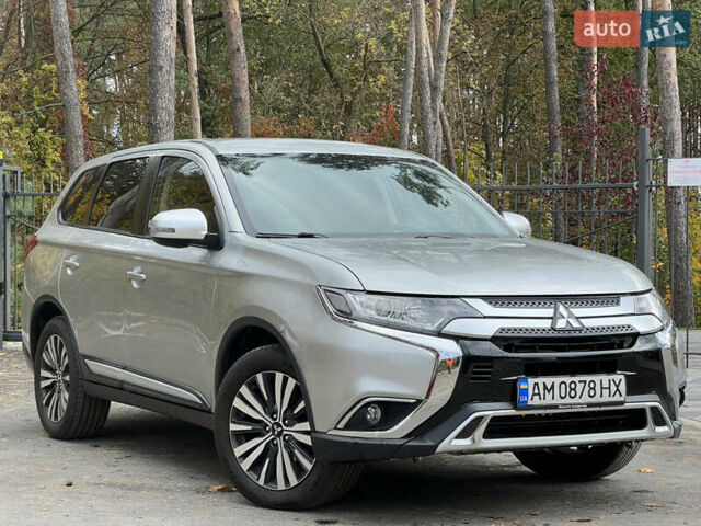 Міцубісі Аутлендер 2018 у Житомирі на Automoto.ua Сірий Міцубісі Аутлендер, об'ємом двигуна 2.36 л та пробігом 130 тис. км за 16750 $, фото 4 на Automoto.ua