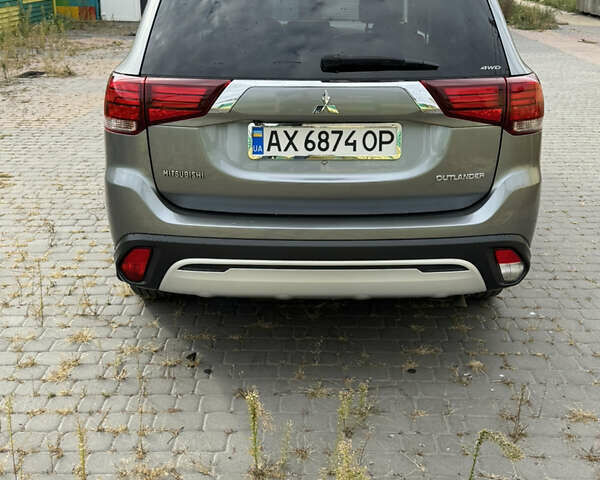 Сірий Міцубісі Аутлендер, об'ємом двигуна 2.36 л та пробігом 94 тис. км за 21500 $, фото 4 на Automoto.ua