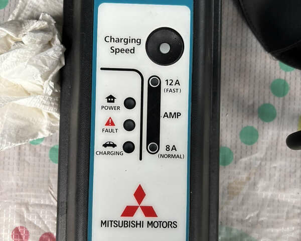 Серый Мицубиси Аутлендер, объемом двигателя 2 л и пробегом 102 тыс. км за 21500 $, фото 16 на Automoto.ua