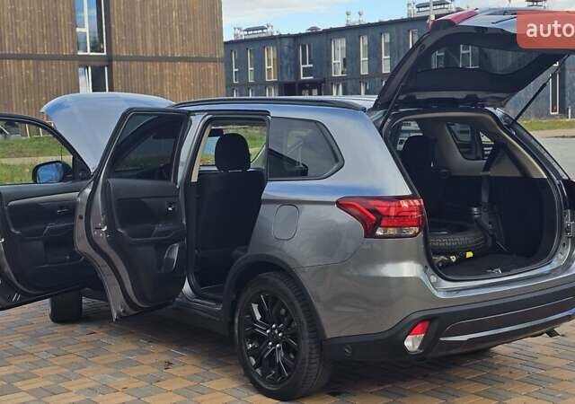 Міцубісі Аутлендер 2018 у Чернігові на Automoto.ua Сірий Міцубісі Аутлендер, об'ємом двигуна 2.36 л та пробігом 170 тис. км за 14300 $, фото 32 на Automoto.ua
